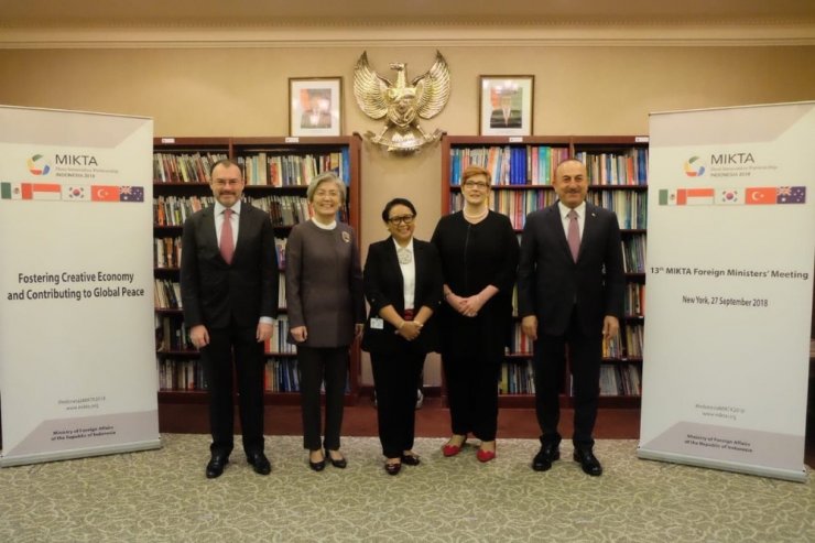 Çavuşoğlu, Mıkta Oluşumu Dışişleri Bakanları İle Görüştü