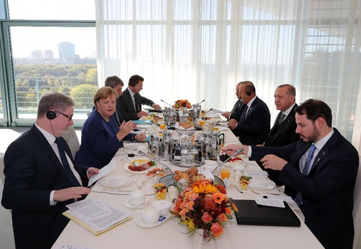 Erdoğan, Merkel’le Kahvaltıda Bir Araya Geldi
