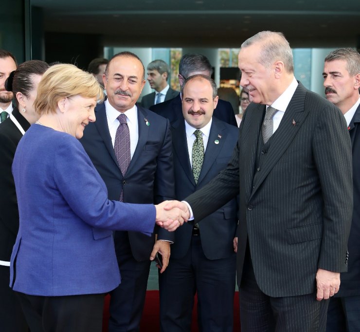 Merkel, Cumhurbaşkanı Erdoğan’ı Uğurladı