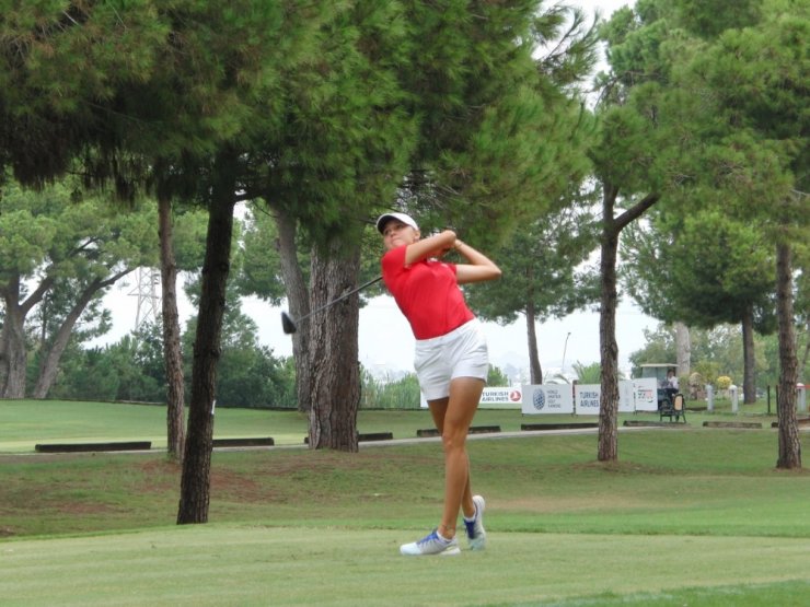 Antalya’da Şampiyon Hrinda Ve Guseva