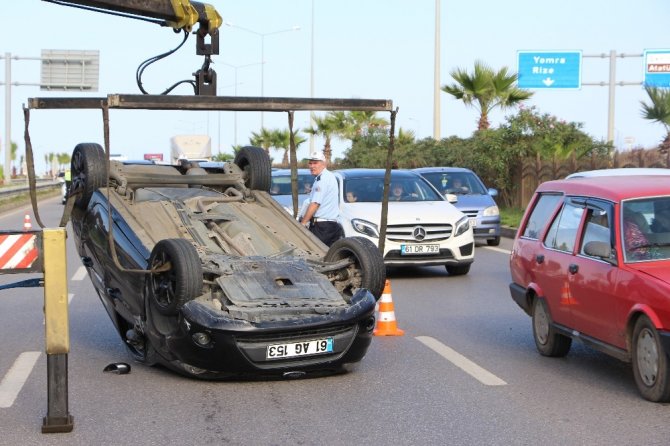 Takla Attığı Otomobili Bırakıp Kaçtı