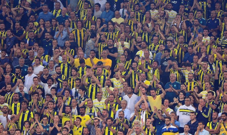 F.bahçe Taraftarı Ersun Yanal’ı İstiyor