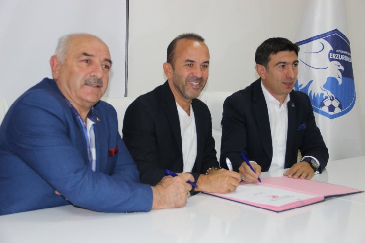 Mehmet Özdilek’le Sözleşme İmzalandı