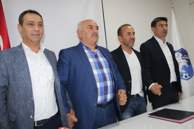 Mehmet Özdilek’le Sözleşme İmzalandı