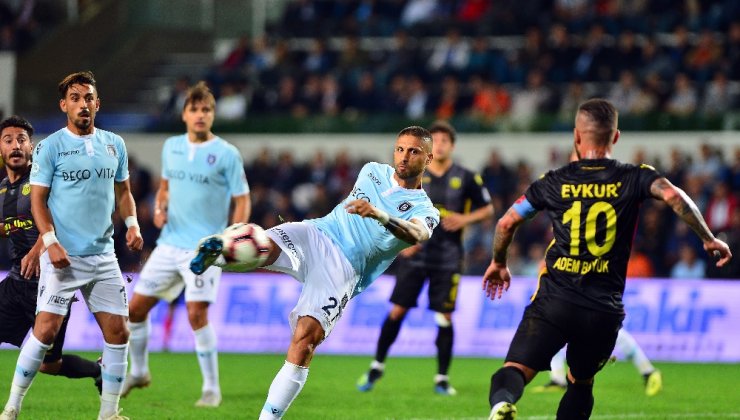 İlk Yarı Malatyaspor’un Üstünlüğüyle Bitti