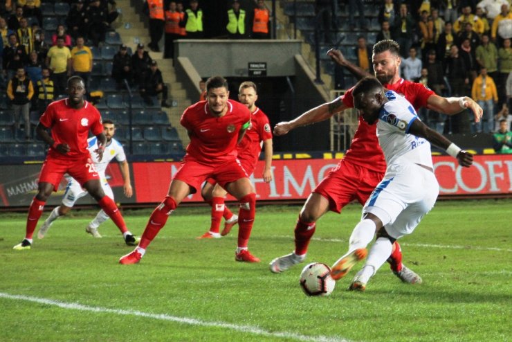 İlk Yarıda Tek Gol Var