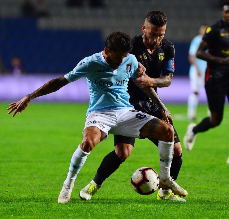 Başakşehir Ve Yeni Malatyaspor Puanları Paylaştı