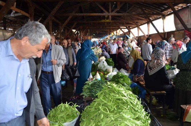 Marketi Pahalı Bulan Kadınlar Hali’ne Akın Etti