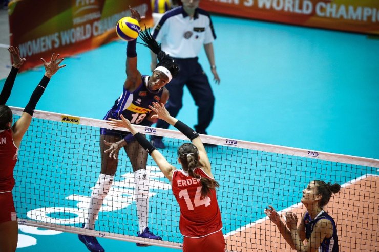 Milliler İtalya’ya Boyun 3-0 Kaybetti