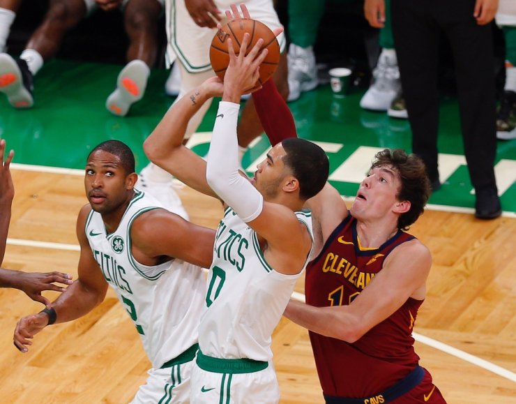 Cedi Osman’lı Cleveland, Boston Celtics’i Mağlup Etti