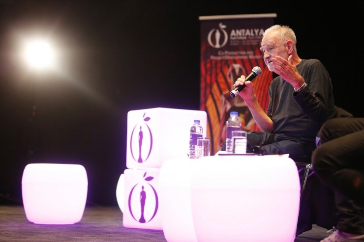 "Bir Filmi Çekmeden 2 Yıl Seyahat Ediyorum"