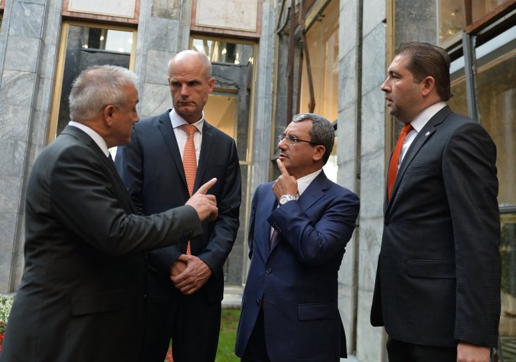 Hollanda Dışişleri Bakanı Blok’tan Tbmm’ye Ziyaret