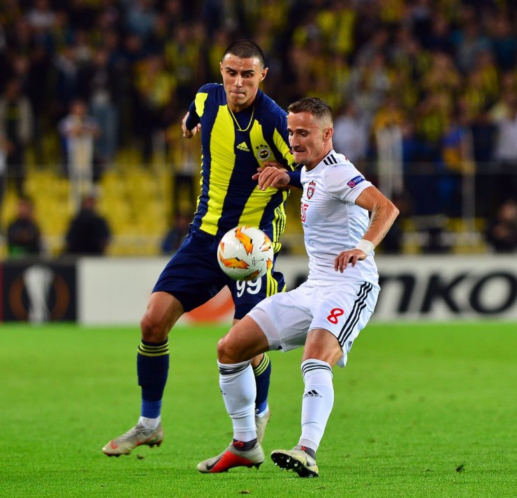 İlk Yarı Sessiz Bitti