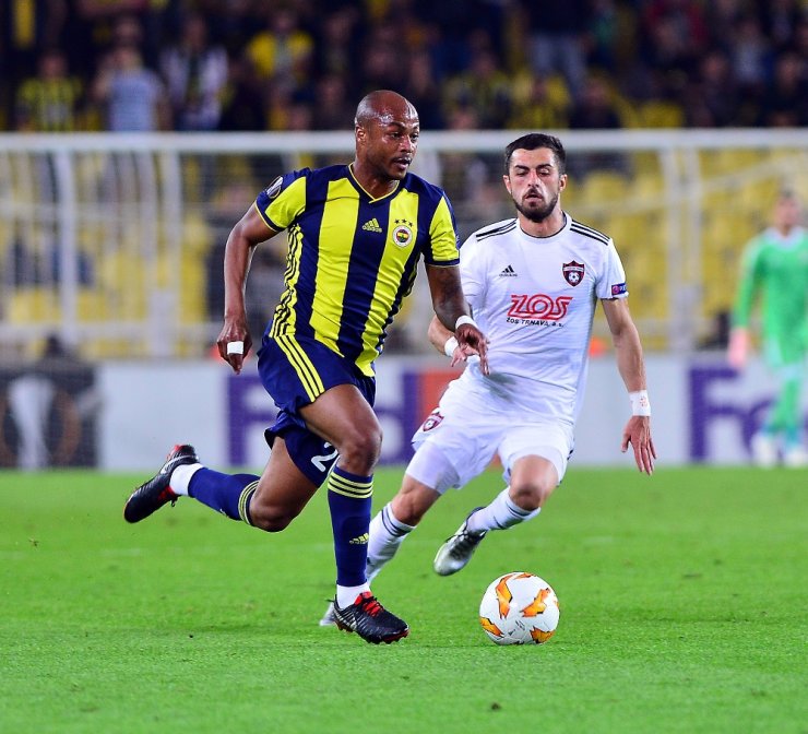 İlk Yarı Sessiz Bitti
