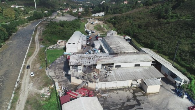 Trabzon’da Süt Ürünleri İmalatı Yapılan Fabrikada Çıkan Yangın Söndürüldü