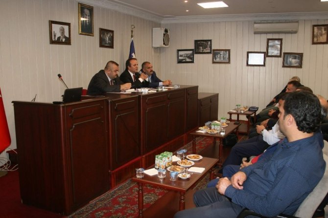 Trabzon’da İnşaatçılar Ve Emlakçılar Taşınmaz Ticaret Yönetmeliği İle İlgili Bilgilendirildi