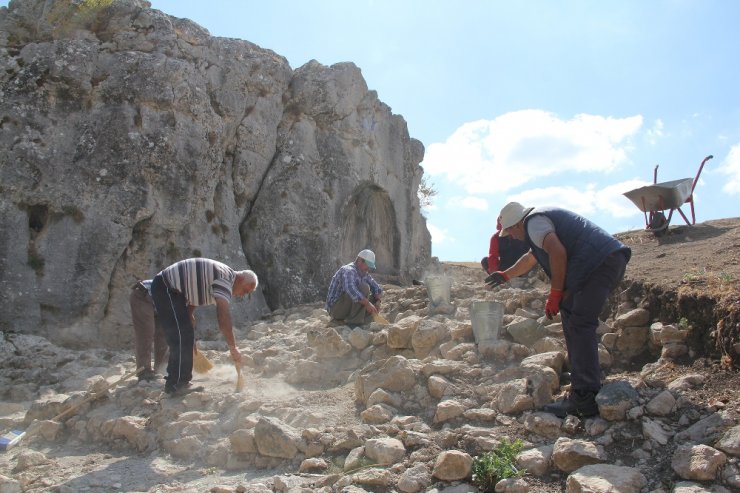 Çorum’da 1800 Yıllık Havuz Ve Veranda Bulundu