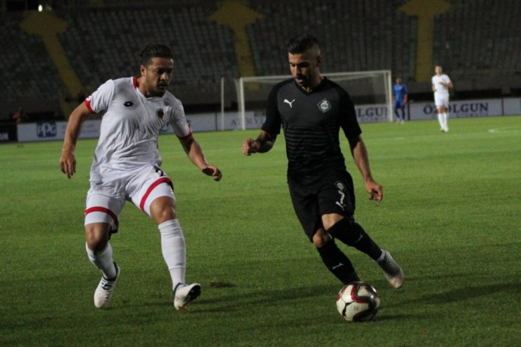 Altay Evinde Yenildi