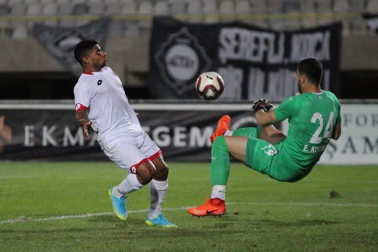 Altay Evinde Yenildi