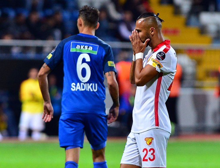 Mustafa Denizli’ye Hoşgeldin Hediyesi
