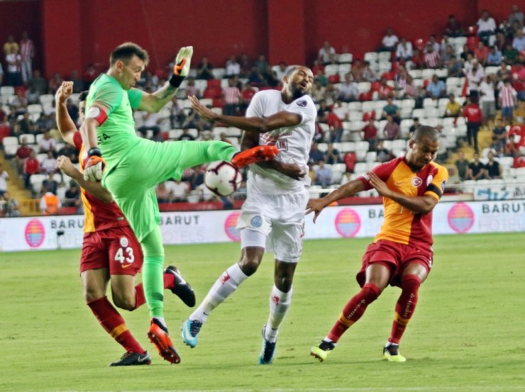 İlk Yarıda Gol Yok
