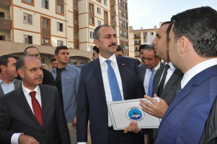 Terör Mağdurları İçin Yapılan Konutları İnceledi