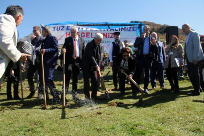 Unesco’ya Aday Efsaneyi Yaşatmak İçin Tuz Ektiler