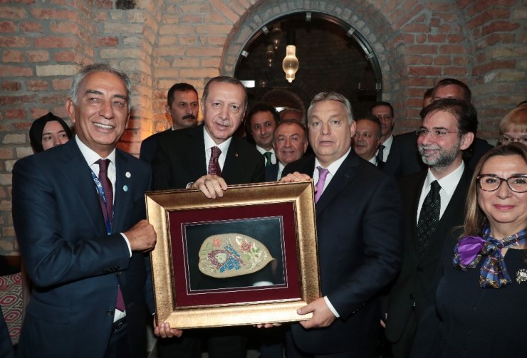 Macaristan’da Gül Baba Türbesini Açtı