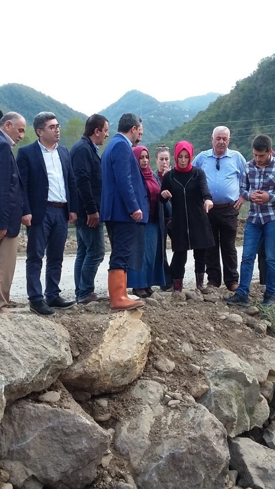 Ak Parti Trabzon Milletvekili Ayvazoğlu Araklı’da Sel Bölgesinde İncelemelerde Bulundu