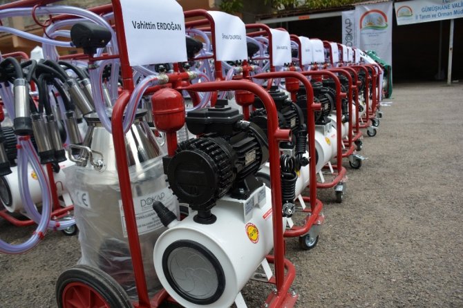 Gümüşhane’de Üreticilere 180 Adet Süt Sağım Makinesi Dağıtıldı