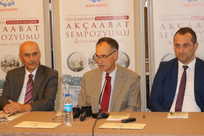Akçaabat’ta “ Uluslararası Dünden Bugüne Akçaabat” Sempozyumu