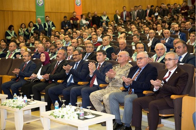 Giresun Üniversitesi’nin 2018-2019 Akademik Yılı Düzenlenen Törenle Açıldı