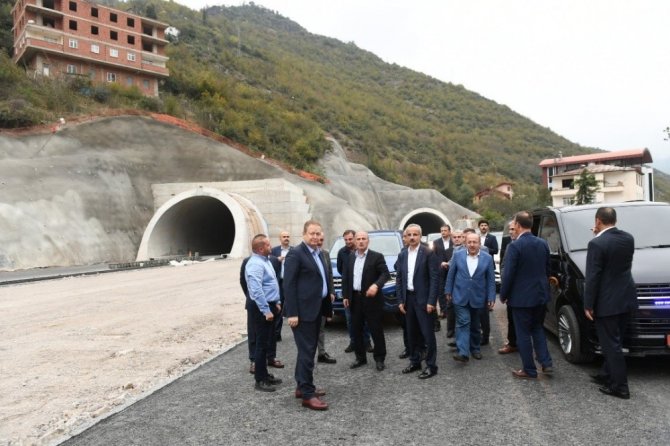 Bakan Turhan, Trabzon’daki Ulaşım Yatırımlarını İnceledi