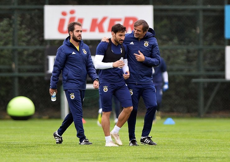 Fenerbahçe Sivasspor’a Bileniyor