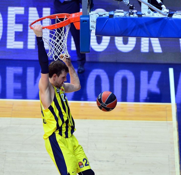 Fener 2’de 2 Yaptı