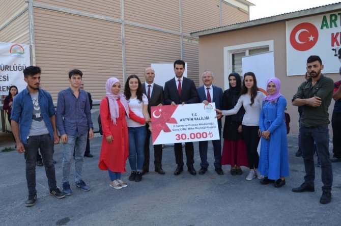 Artvin’de Genç Çiftçilere Büyükbaş Hayvan Dağıtımı Yapıldı