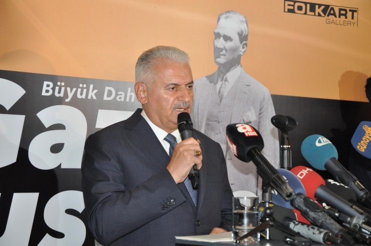 Yıldırım Atatürk Sergisi’nin Açılışını Yaptı