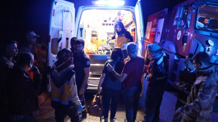 Nemrut Dağı’ndan Dönen Turist Kafilesi Kaza Yaptı: 16 Yaralı