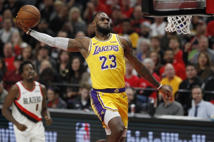 Lakers’a Lebron Da Yetmedi