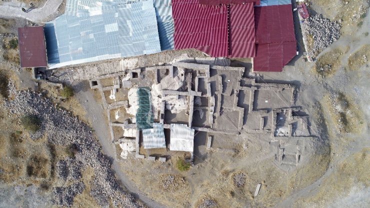 Harput Kalesinde 20 Bin Obje Gün Yüzüne Çıkartıldı