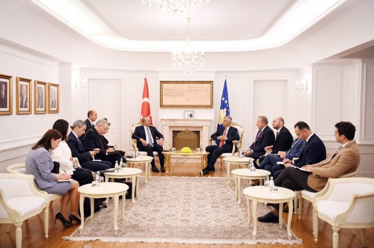 Çavuşoğlu Kosova Cumhurbaşkanı İle Görüştü