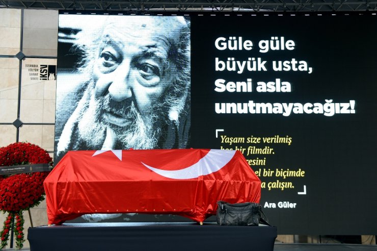 Ara Güler İçin Galatasaray Meydanı’nda Tören
