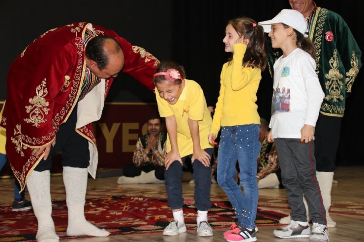 “Bizim Kahramanımız Noel Baba Değil, Nasreddin Hoca’dır"