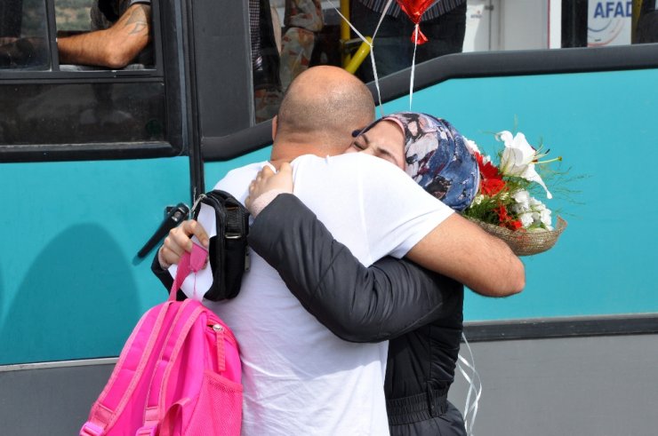 Suriyeli Şahıs Eşine Ve Kızına 2 Yıl Sonra Kavuştu