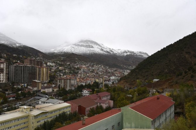Gümüşhane’nin Yüksekleri Beyaza Büründü