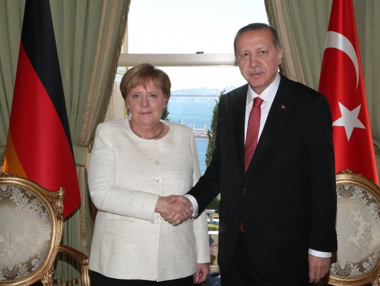 Erdoğan Almanya Başbakanı Merkel’i Kabul Etti