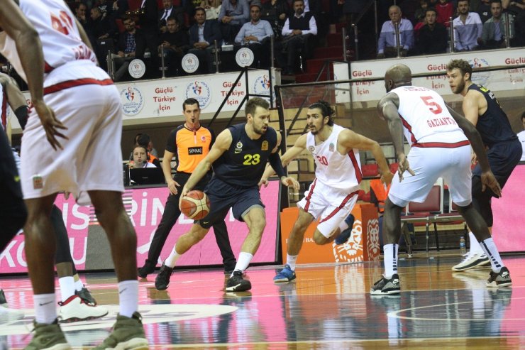 Fener 4’te 4 Yaptı