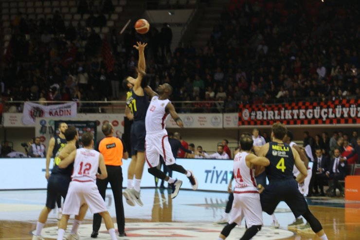 Fener 4’te 4 Yaptı