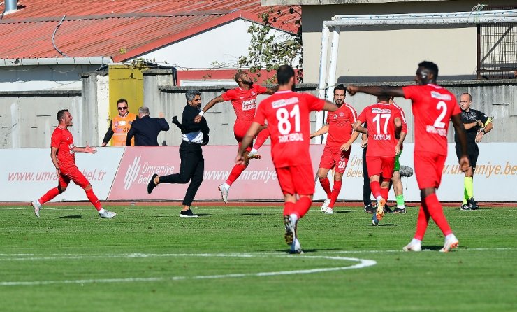 Ümraniyespor Geri Düşse De Kazanmayı Bildi