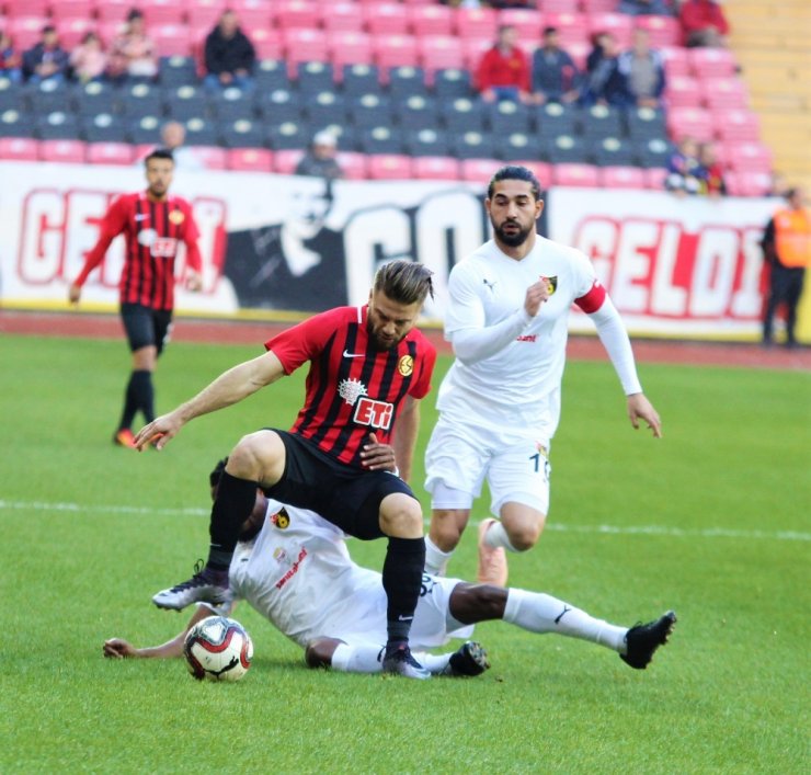 Es Es Evinde 1-0’la Güldü
